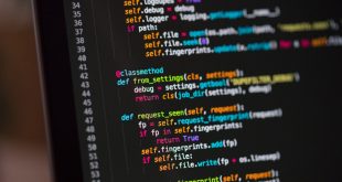 Codice di programmazione Python su schermo, librerie per l intelligenza artificiale