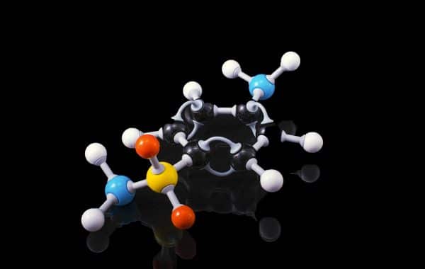 Modello molecolare tridimensionale, simbolo della progettazione di proteine con l'AI