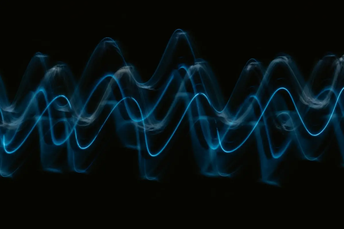 Onda sonora che rappresenta la trascrizione vocale del modello Gemini 3.5 Transcribe di Google