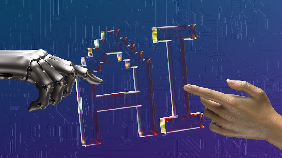Mani robotiche e umane che si tendono verso una scritta AI, a simboleggiare gli agenti di intelligenza artificiale