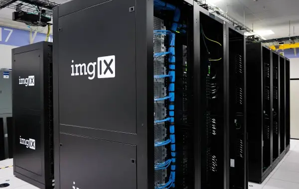 Rack di server in un data center per l'intelligenza artificiale