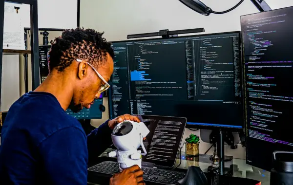 Immagine a tema intelligenza artificiale e tecnologia