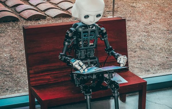 Illustrazione astratta di intelligenza artificiale e reti neurali