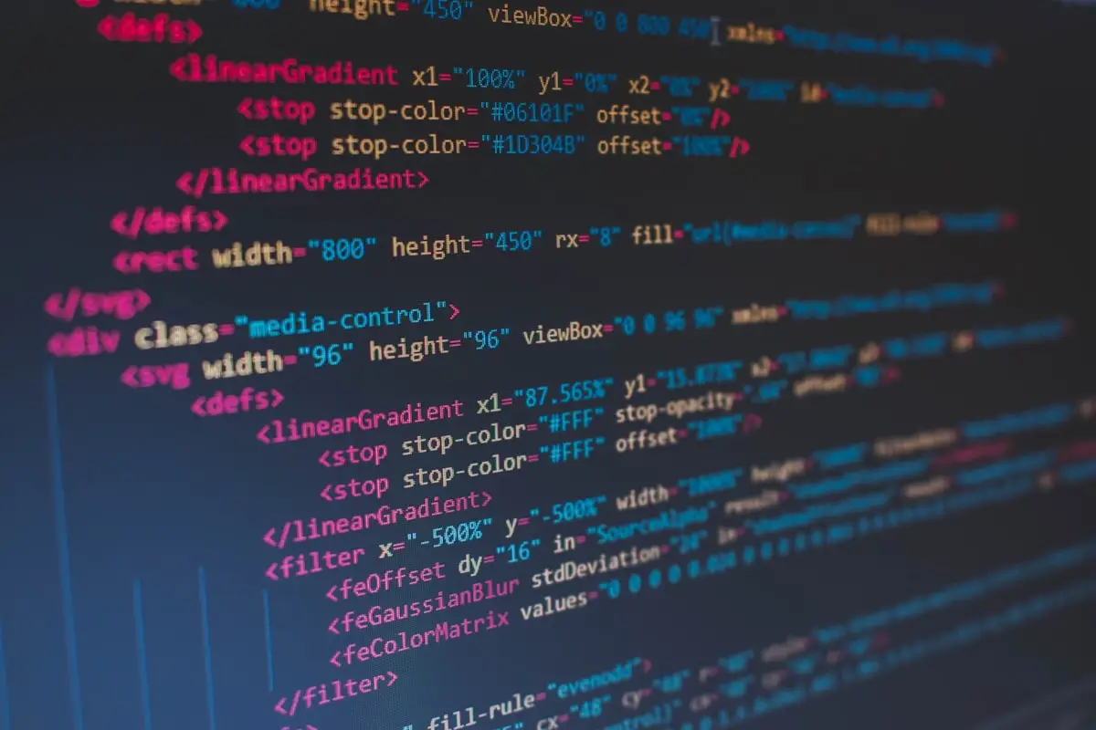 Codice Python su uno schermo, tutorial per creare il primo modello di machine learning