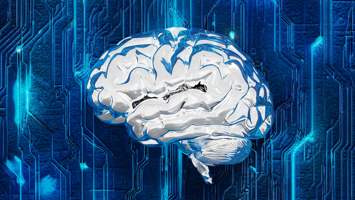 Cervello stilizzato su un circuito elettronico che rappresenta l'intelligenza artificiale e il reinforcement learning