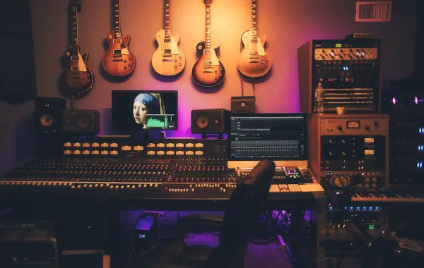 Studio musicale, illustrazione dei nuovi modelli AI Suno v6