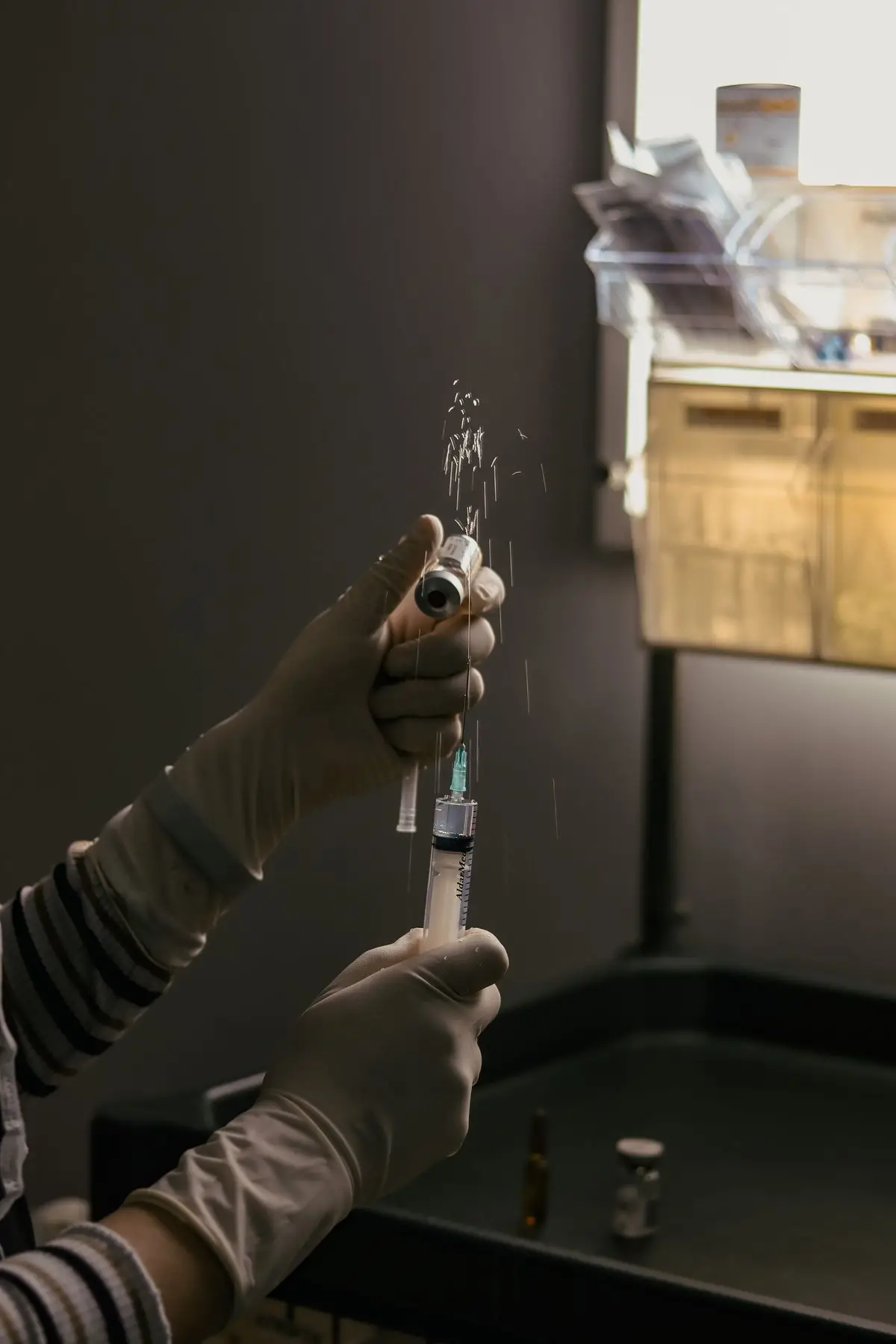 Laboratorio medico con attrezzature scientifiche per la ricerca biologica