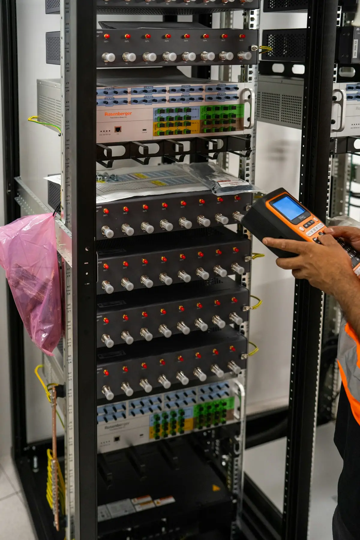 Server in un data center per l'inferenza di modelli AI