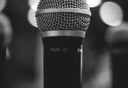 Microfono professionale da studio per registrazione vocale