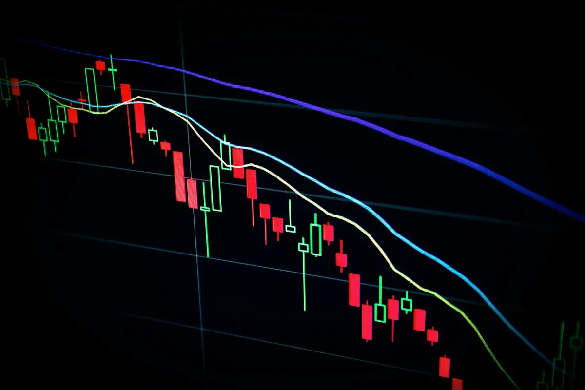 Grafici di borsa su uno schermo, simbolo dell'aumento di capitale di Meta