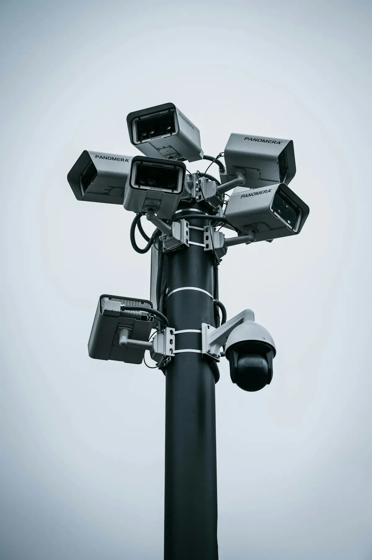 Telecamera di sorveglianza su una parete