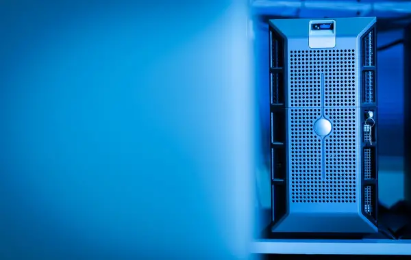 Data center con server per il cloud computing