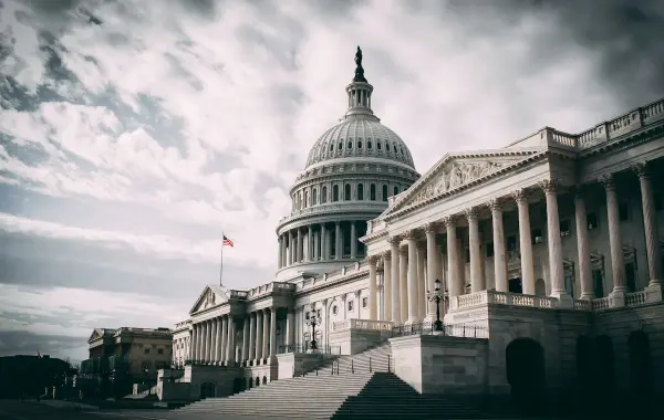 Edificio del Campidoglio a Washington, sede del dibattito politico sull'intelligenza artificiale